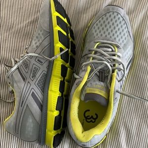 Women’s ASICS sneakers- never worn